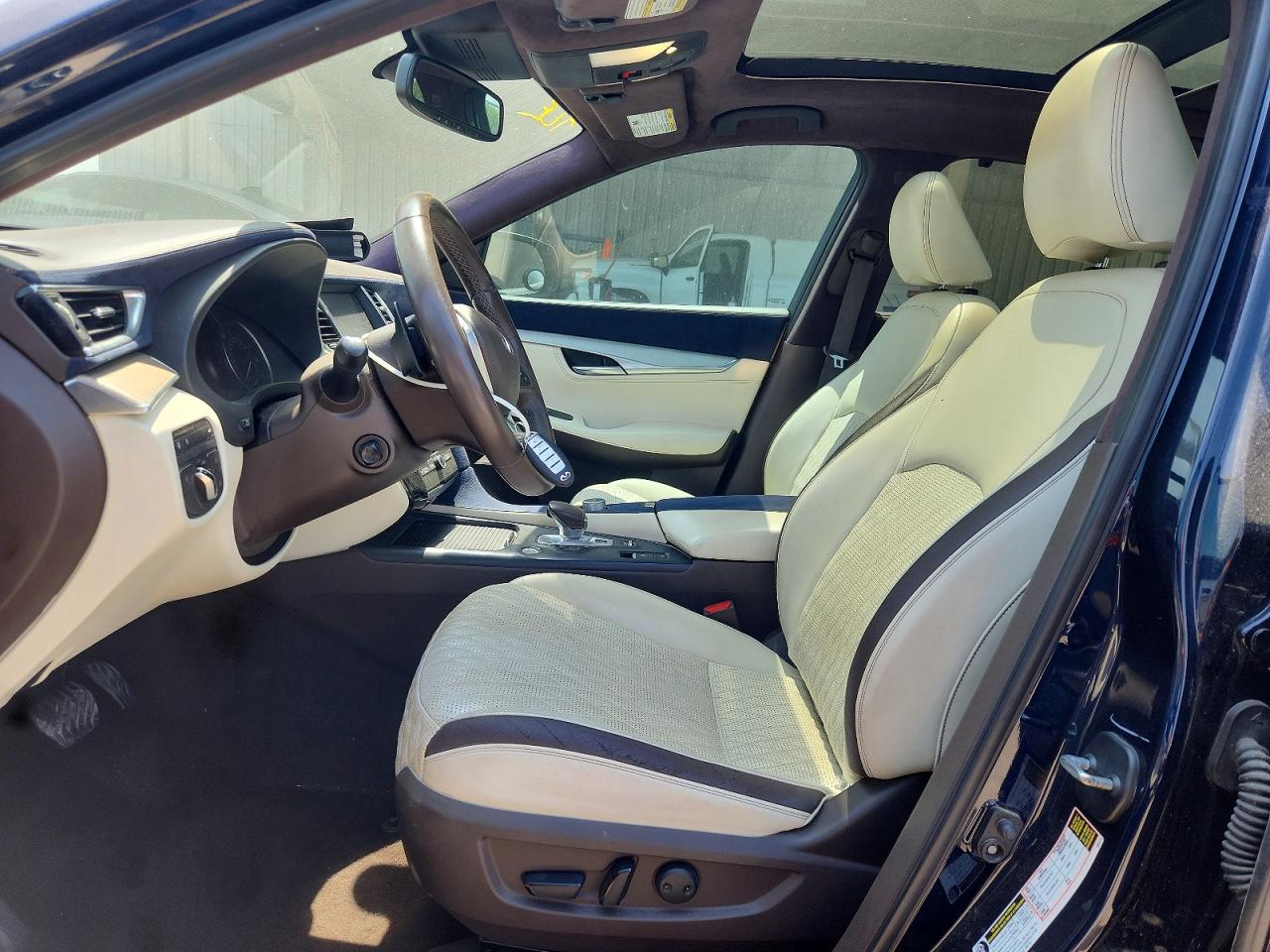 INFINITI Qx Essential