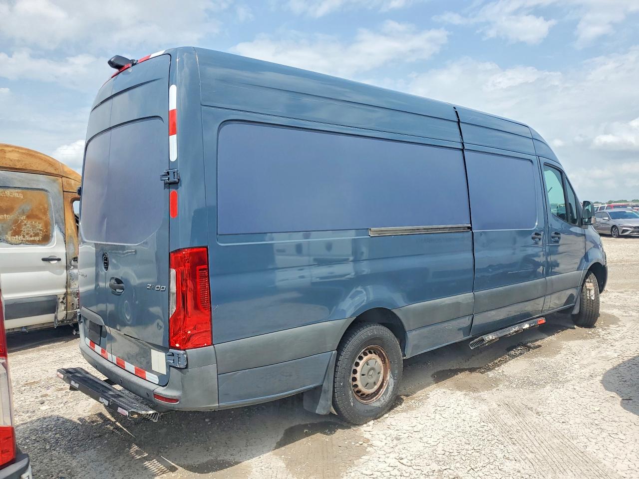 Mercedes-Benz Sprinter 2500