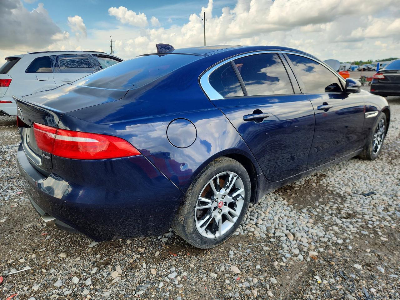 Jaguar XE Premium