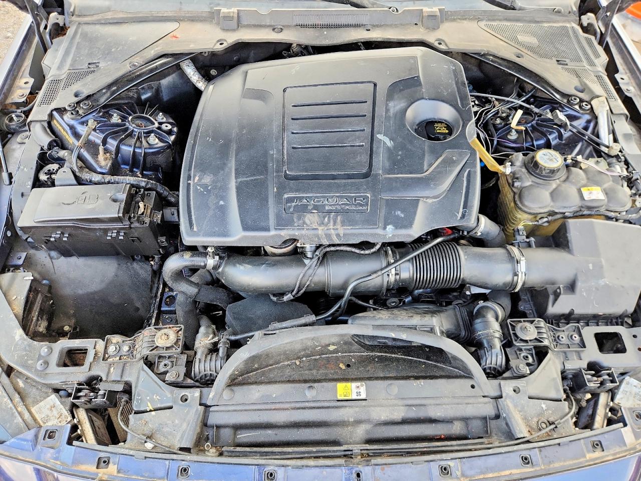 Jaguar XE Premium