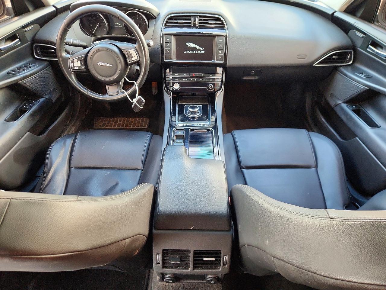 Jaguar XE Premium