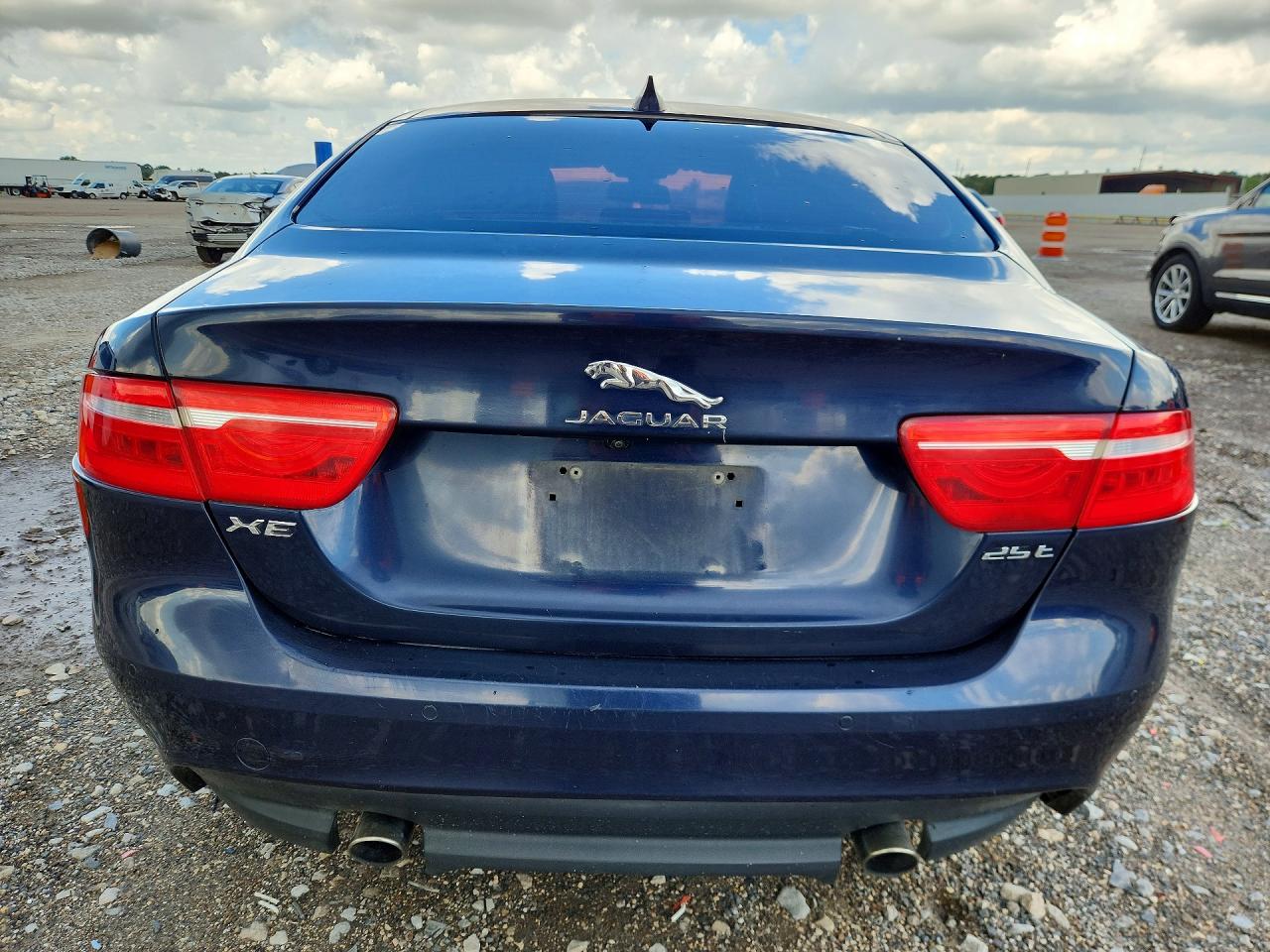 Jaguar XE Premium