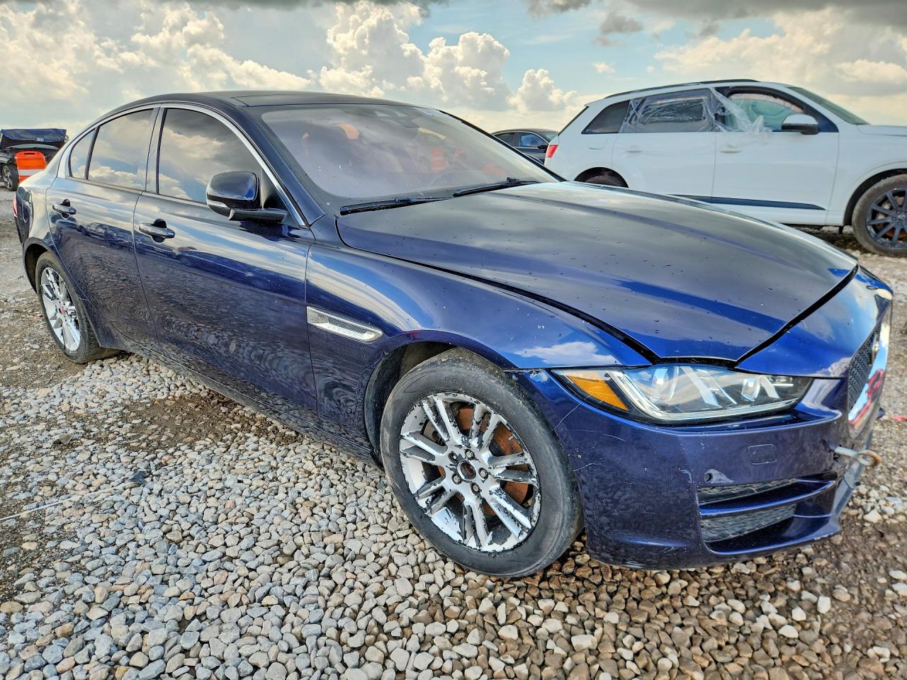 Jaguar XE Premium