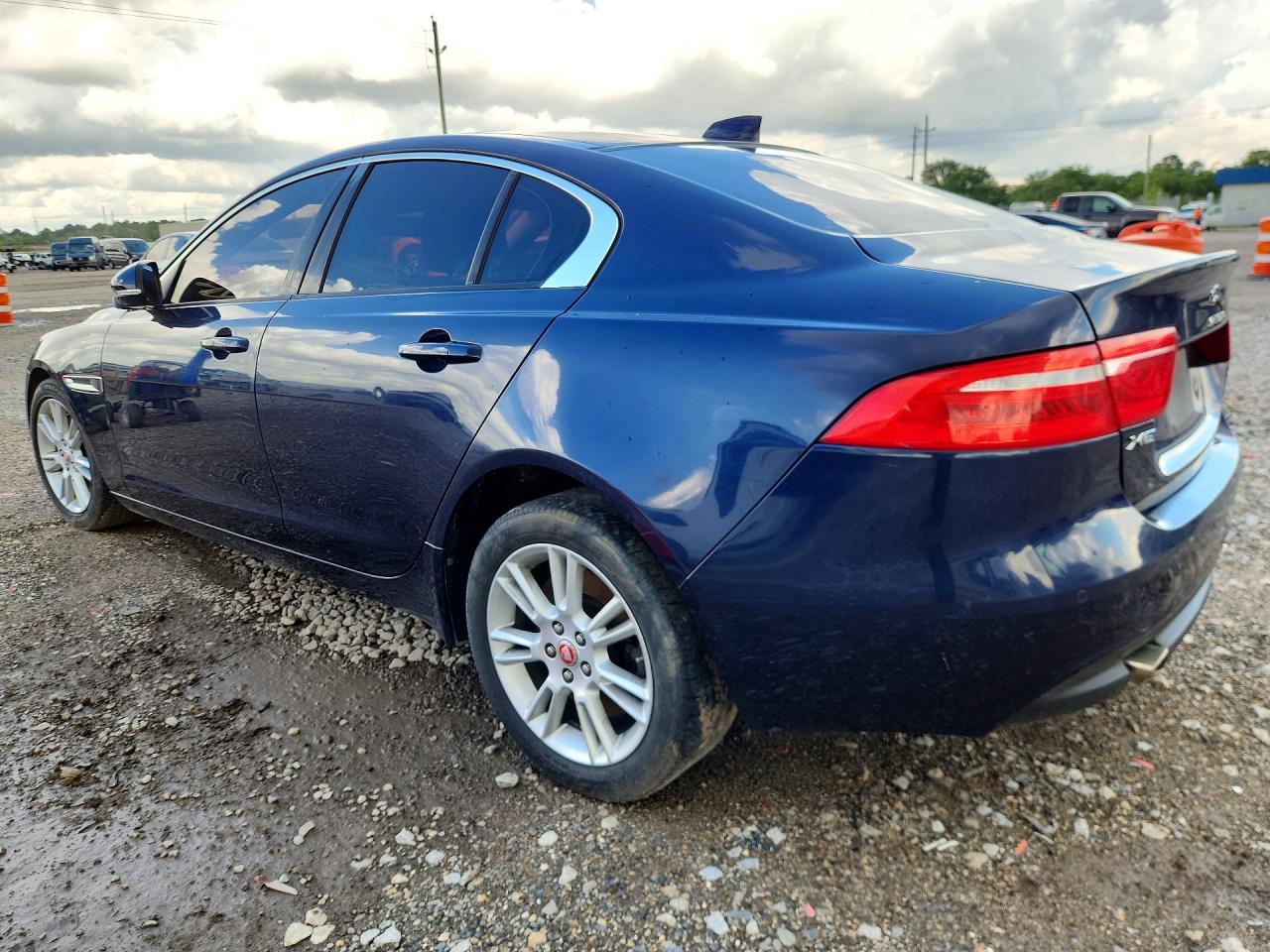 Jaguar XE Premium