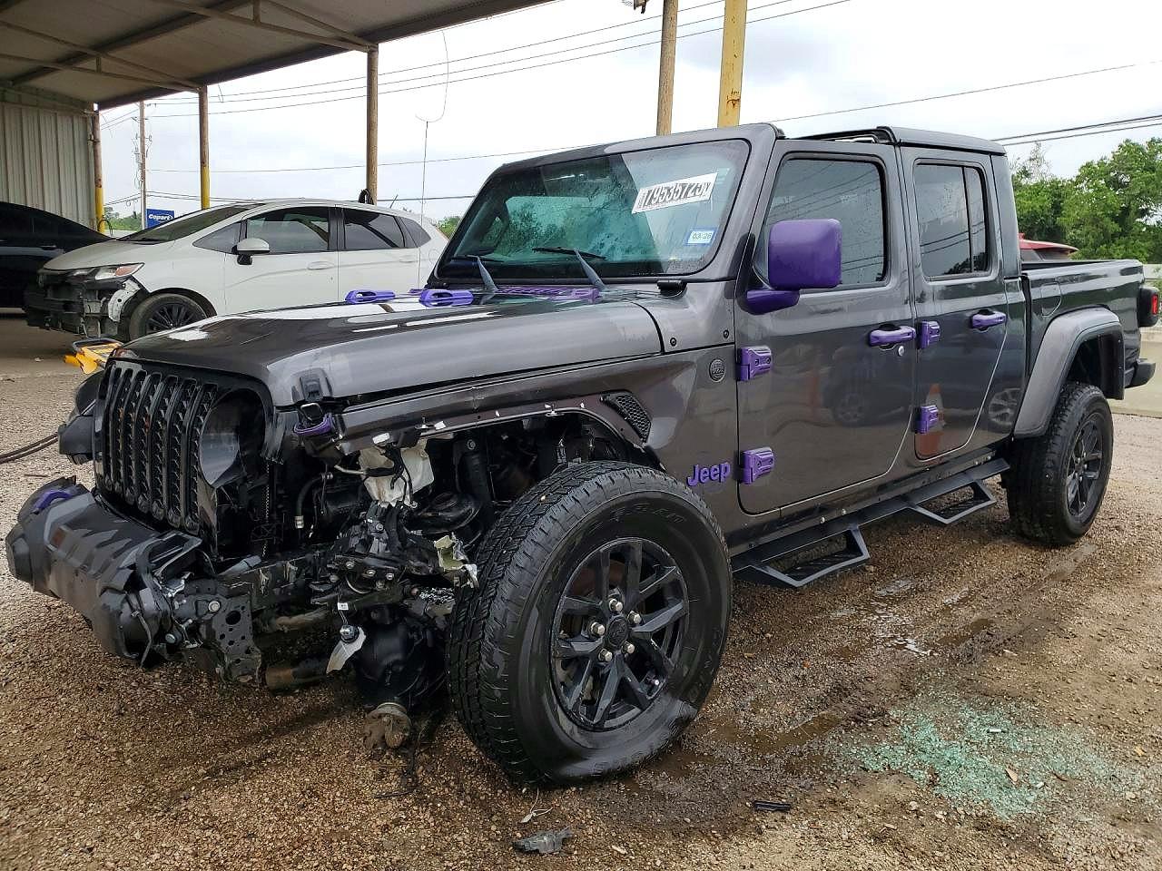 Salvage Jeep Gladiator Image