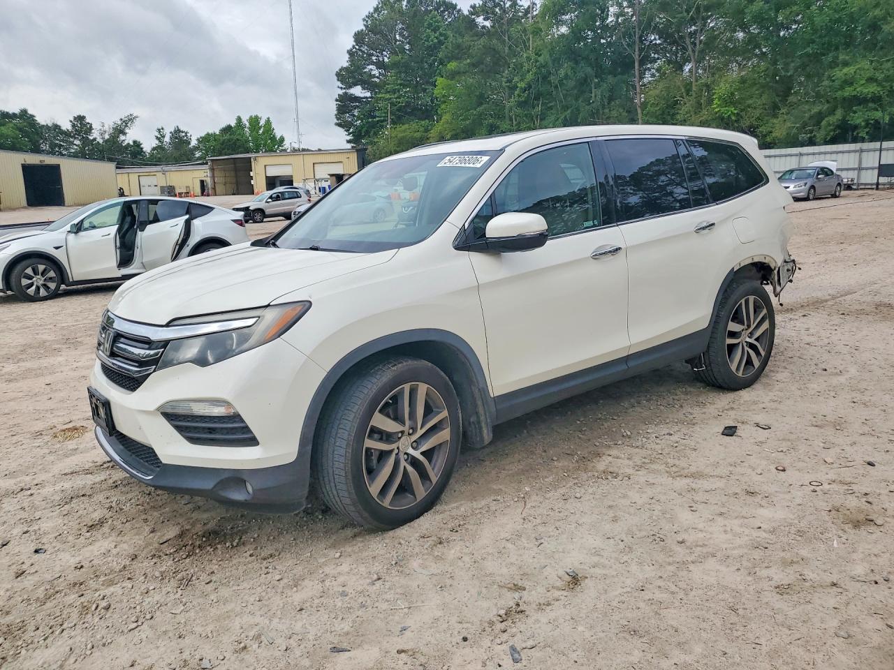 Salvage Honda Pilot Image