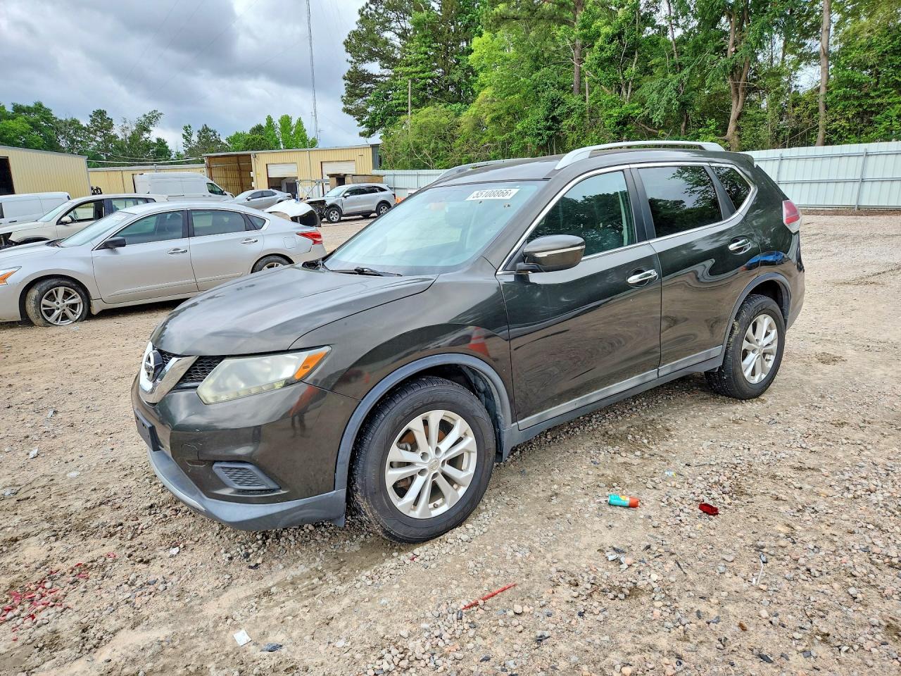 Salvage Nissan Rogue Image