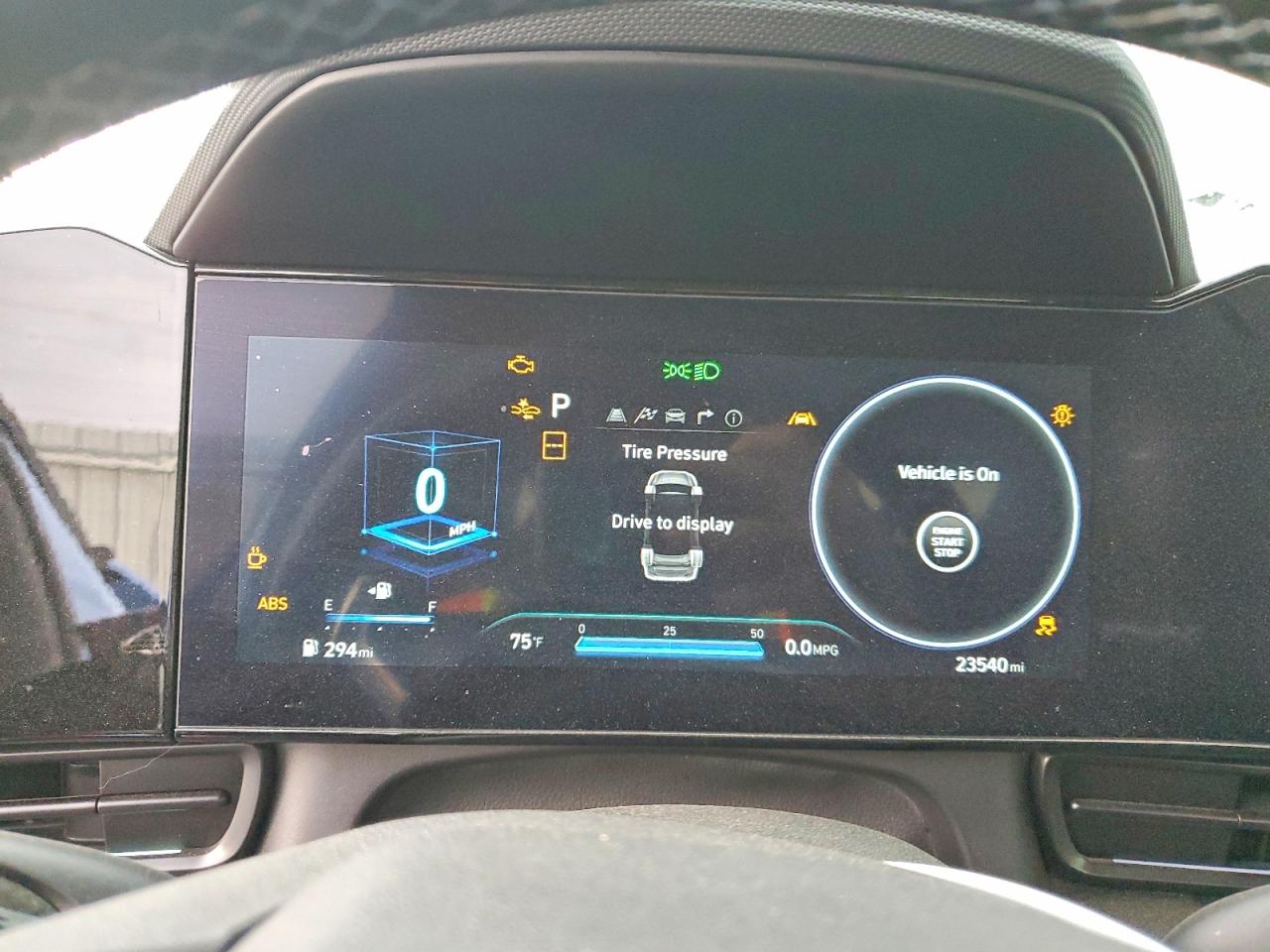 Hyundai ELANTRA Base