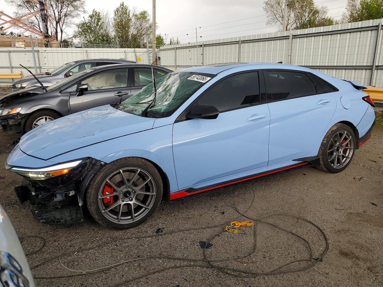 Salvage Hyundai ELANTRA Image