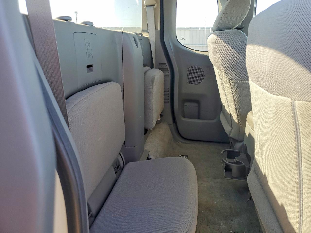 Nissan Frontier S