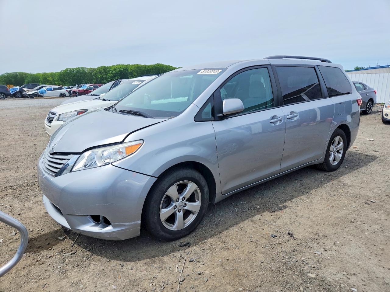 Salvage Toyota Sienna Image