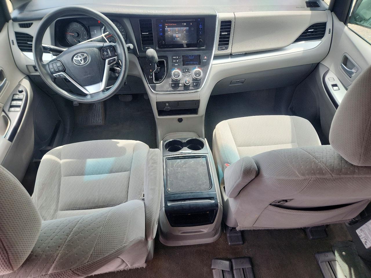 Toyota Sienna Le