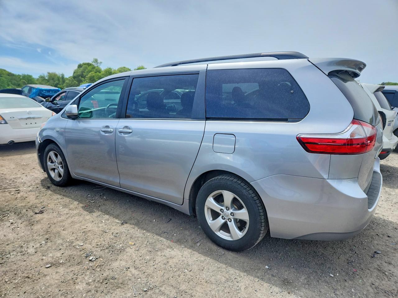 Toyota Sienna Le