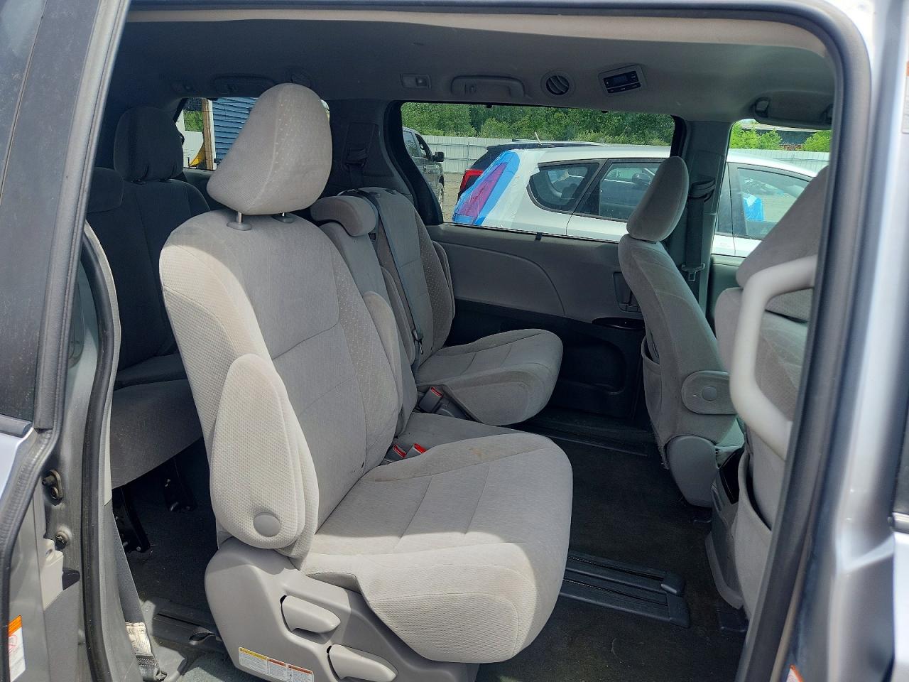 Toyota Sienna Le