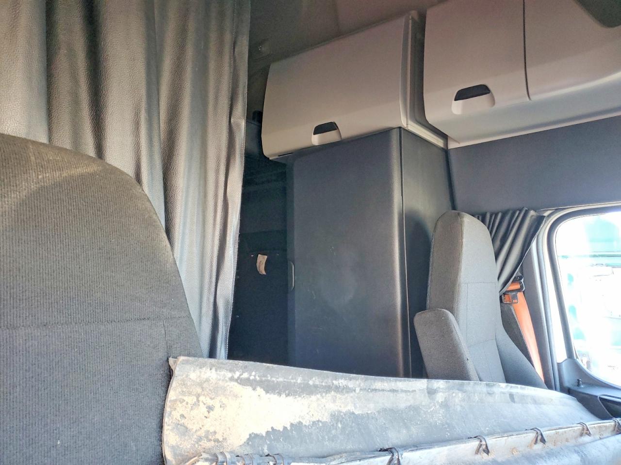 Freightliner Cascadia 126