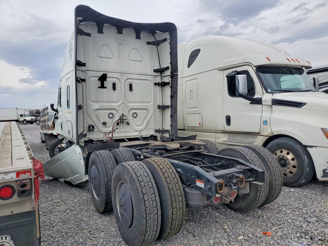 Freightliner Cascadia 126