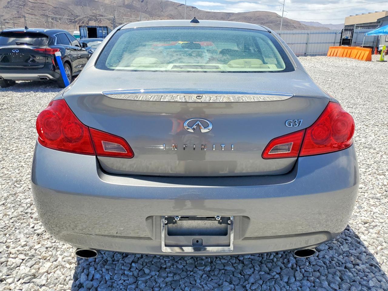 INFINITI G37 Base