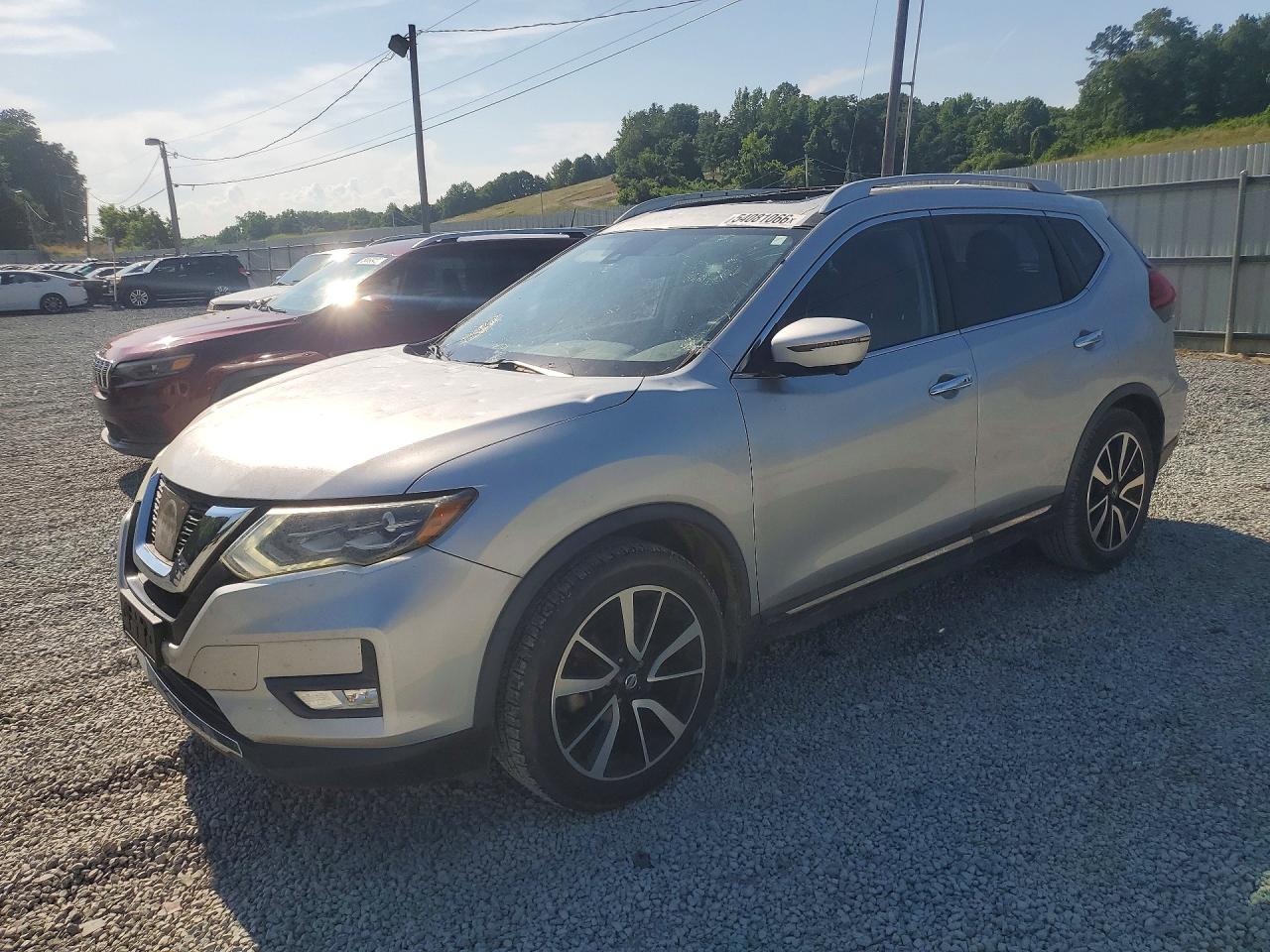 Salvage Nissan Rogue Image