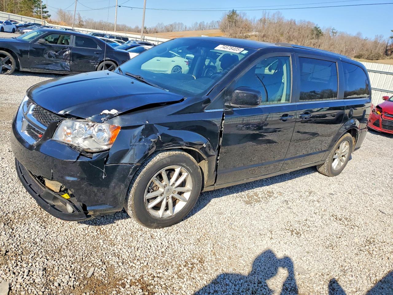 Salvage Dodge Caravan Image
