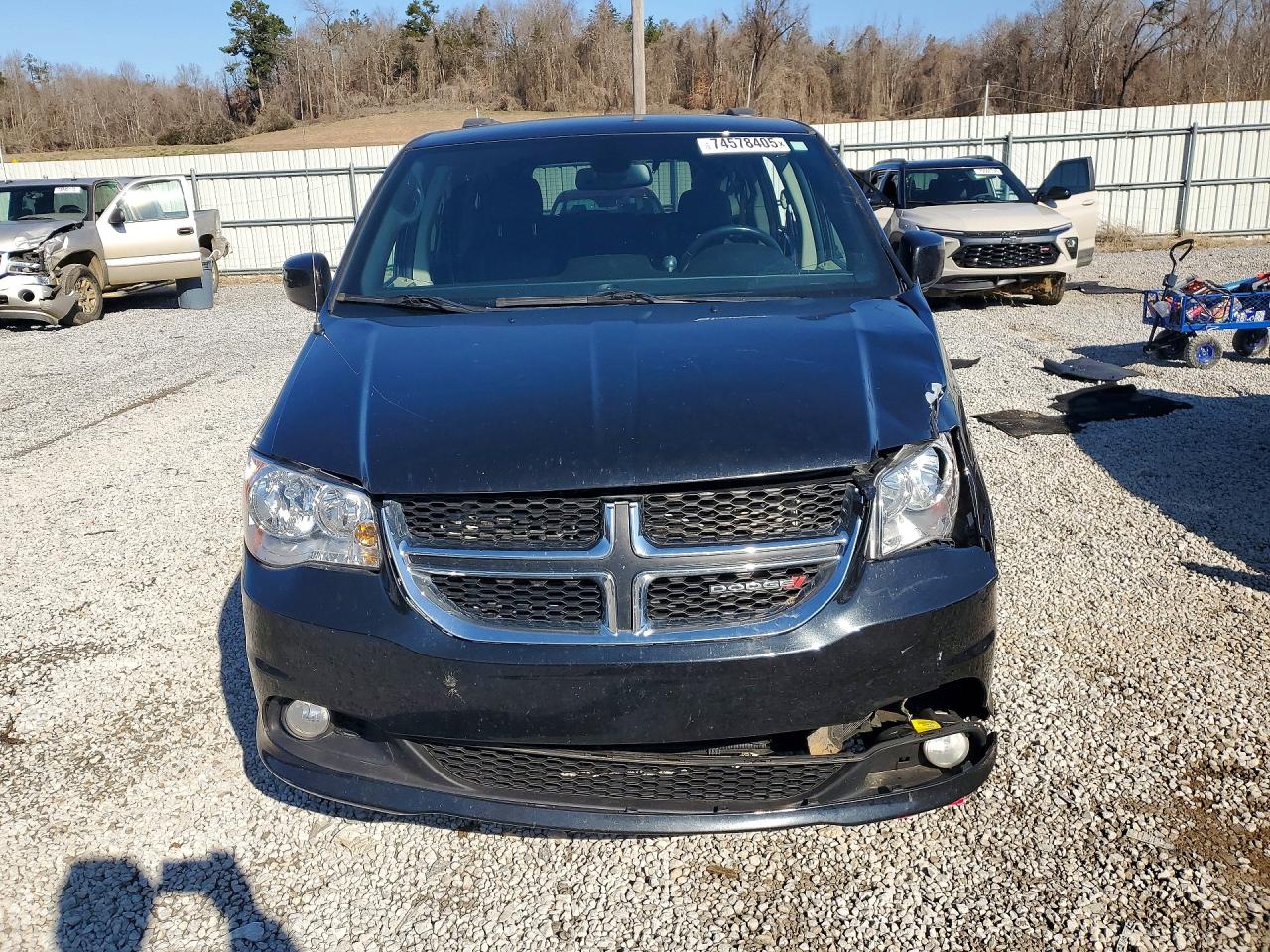 Dodge Caravan Sxt