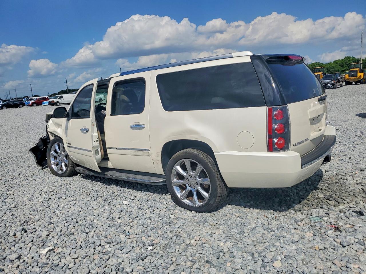 GMC Yukon Denali