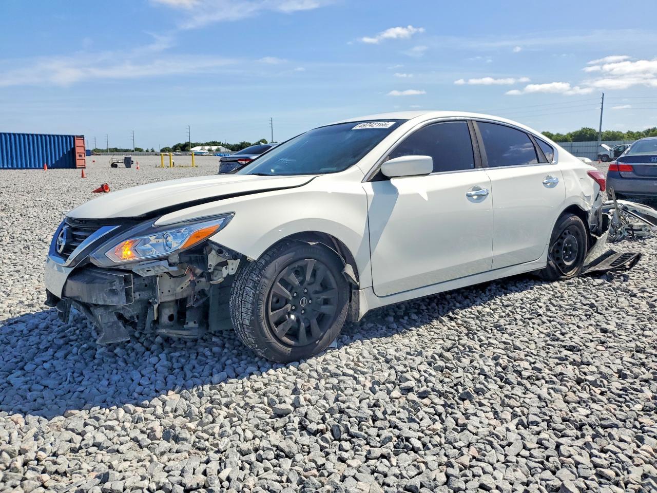 Salvage Nissan Altima Image