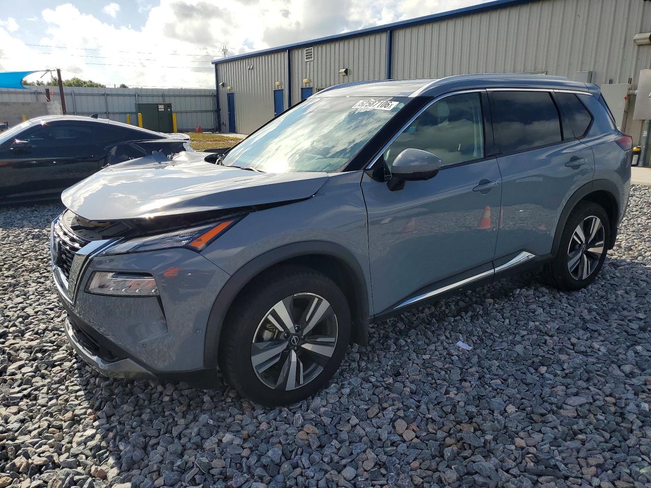 Salvage Nissan Rogue Image
