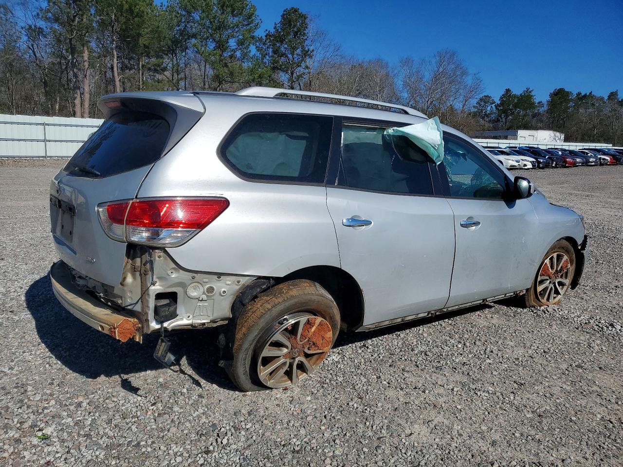 Nissan Pathfinder S