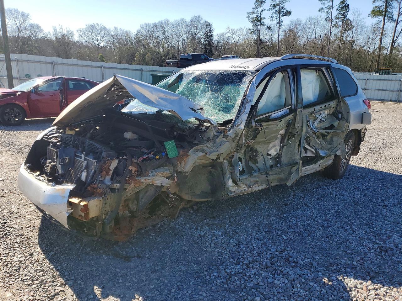 Salvage Nissan Pathfinder Image
