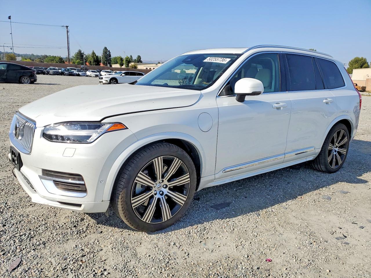 Salvage Volvo XC90 Image
