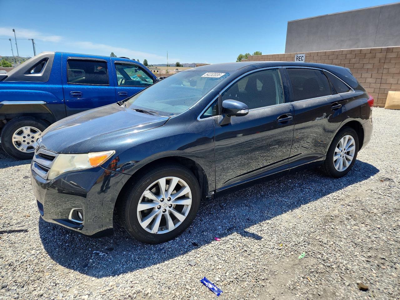Salvage Toyota Venza Image