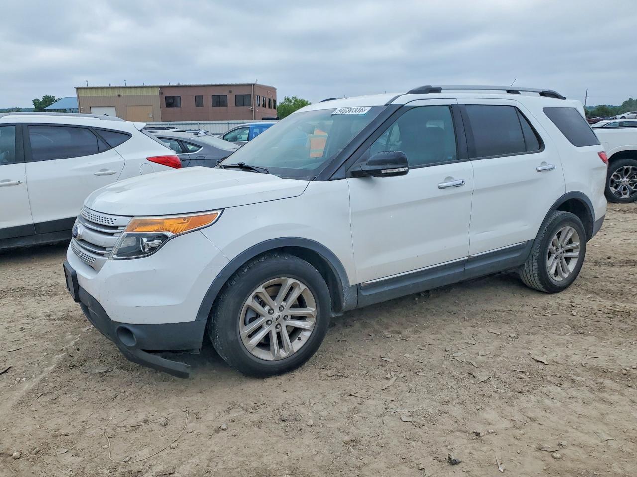 Salvage Ford Explorer Image