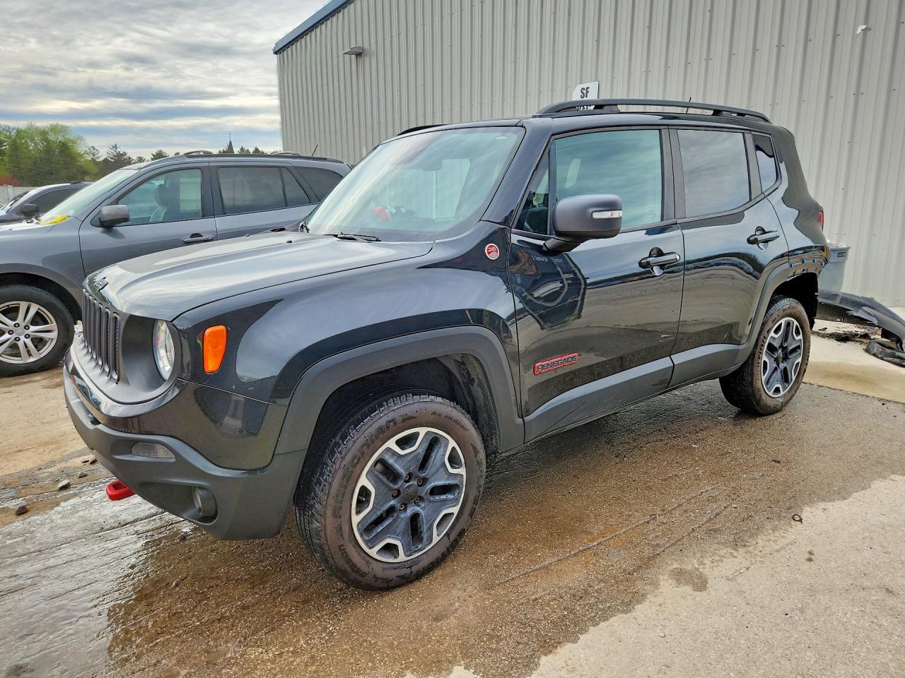 Salvage Jeep Renegade Image