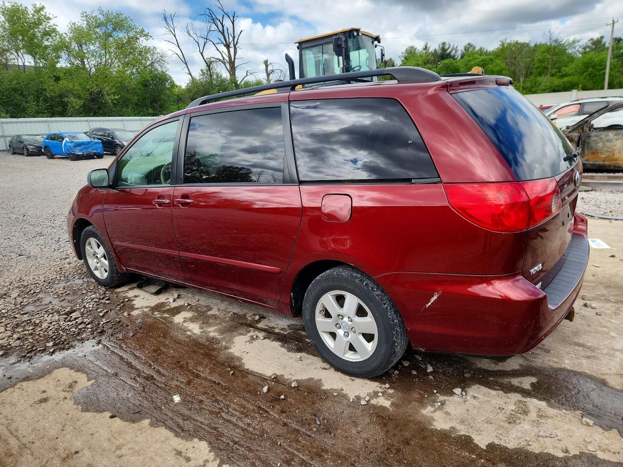 Toyota Sienna Le 8-passenger