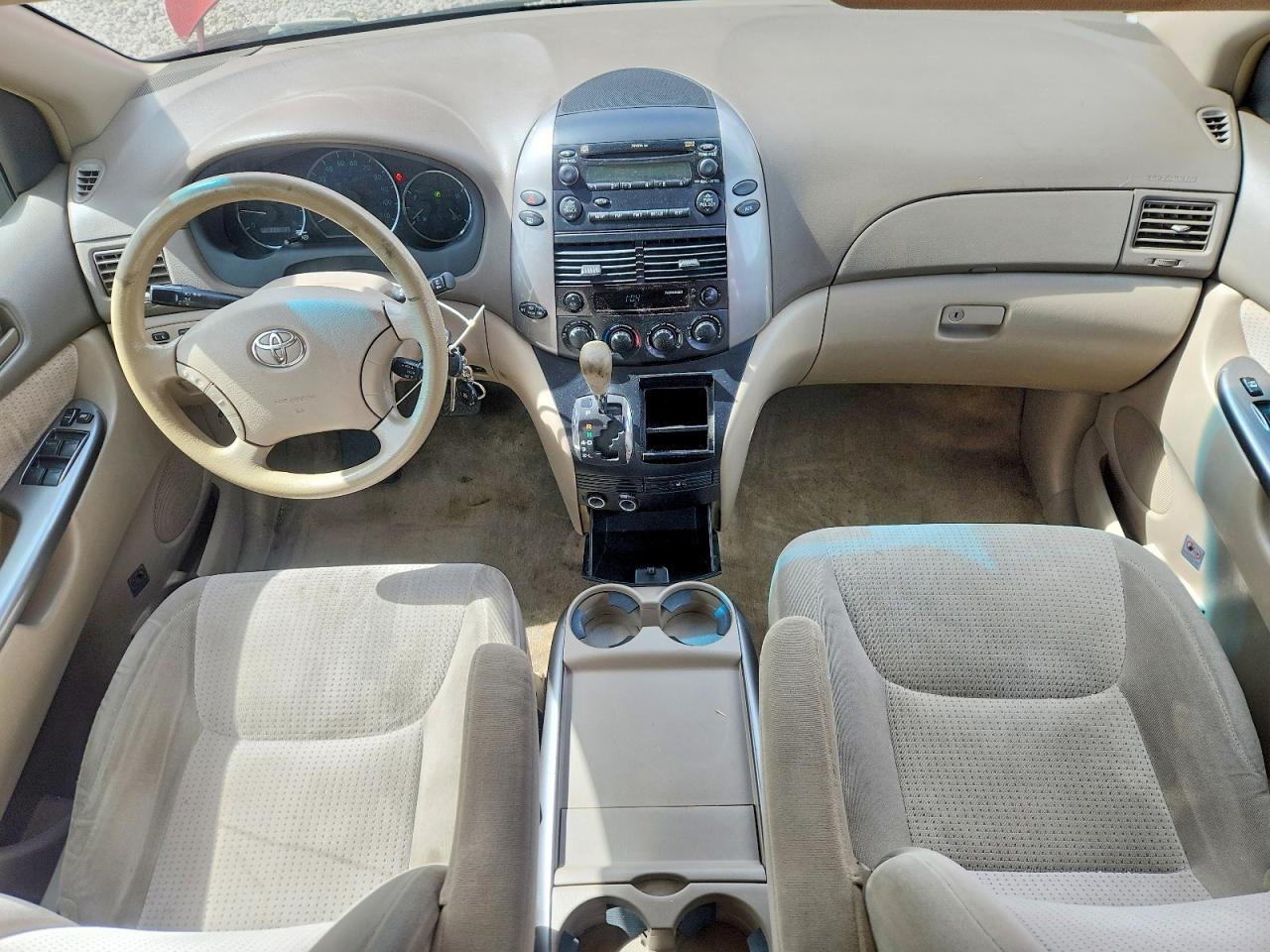 Toyota Sienna Le 8-passenger