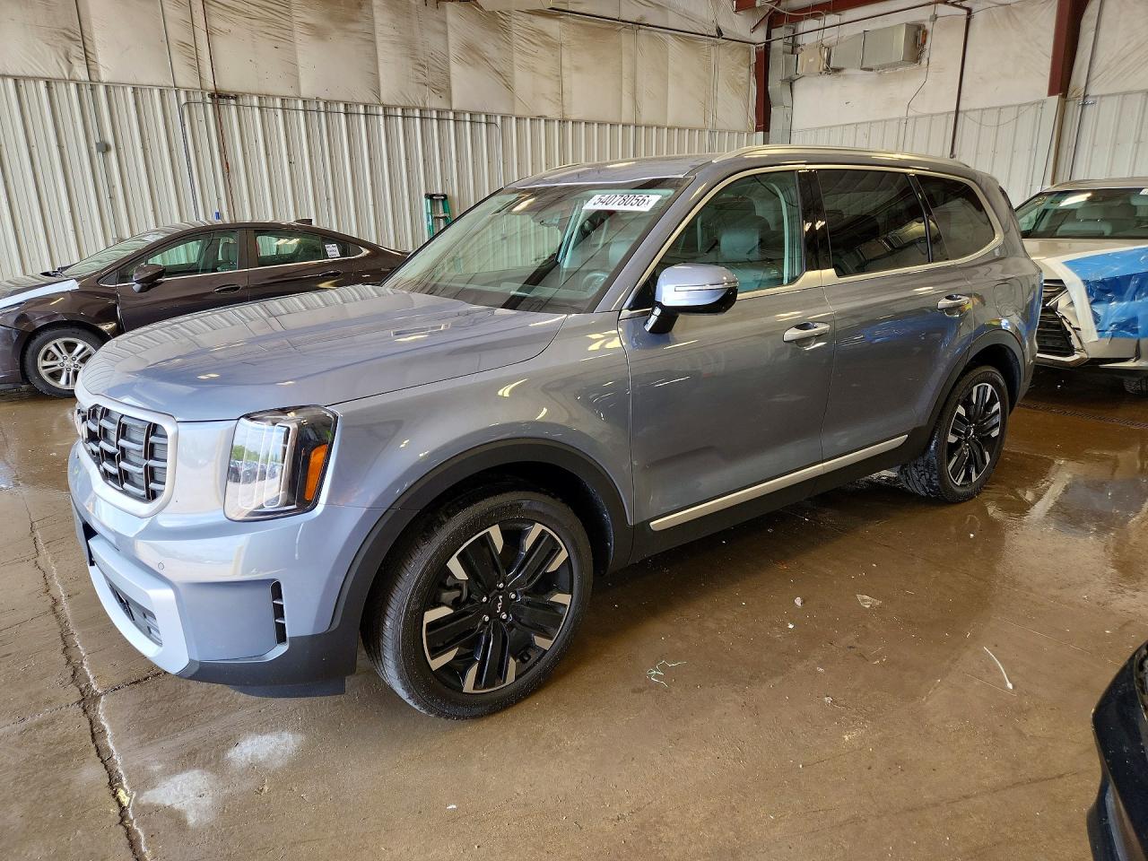 Salvage Kia Telluride Image