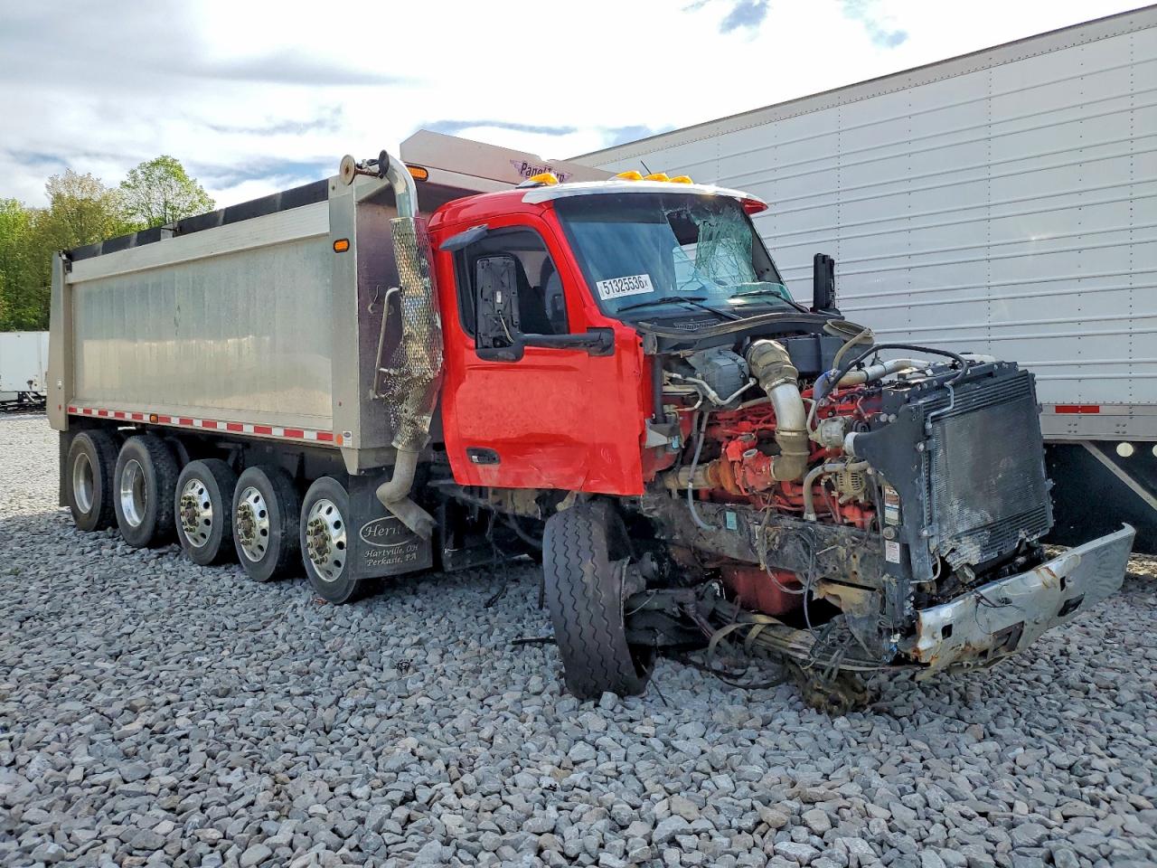 Salvage Peterbilt 567 Image
