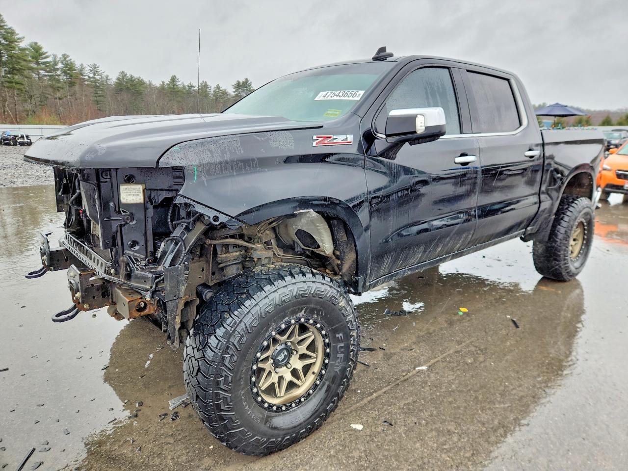 Salvage Chevrolet Silverado Image