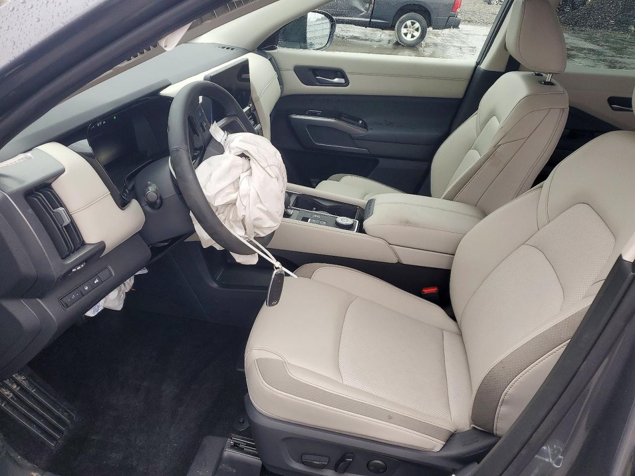 Nissan Pathfinder Sl