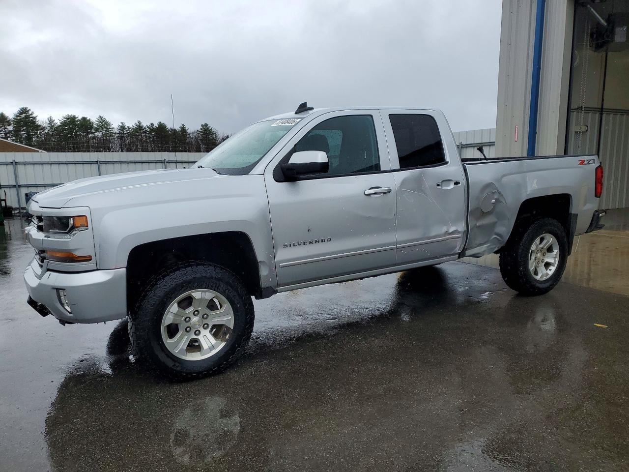 Salvage Chevrolet Silverado Image