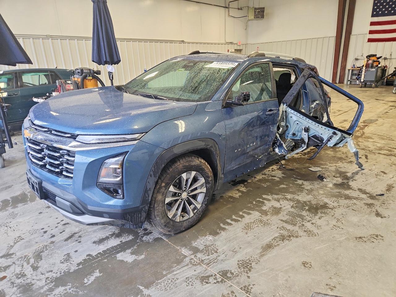 Salvage Chevrolet Equinox Image
