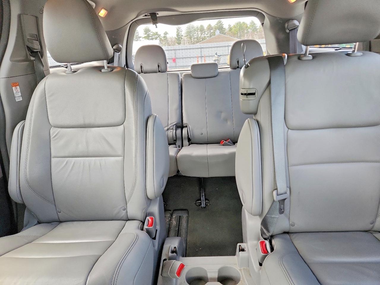 Toyota Sienna Xle 8-passenger