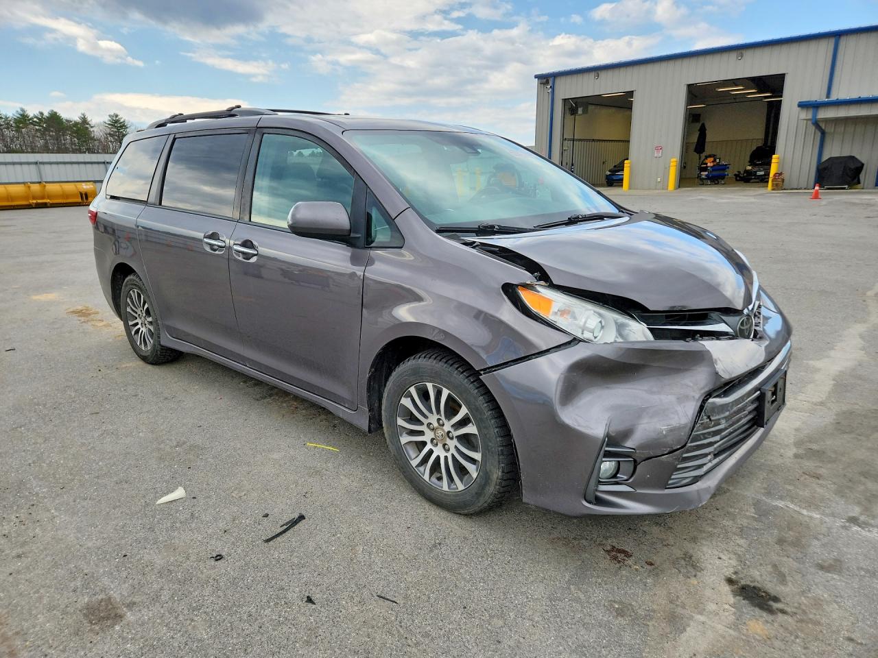 Toyota Sienna Xle 8-passenger