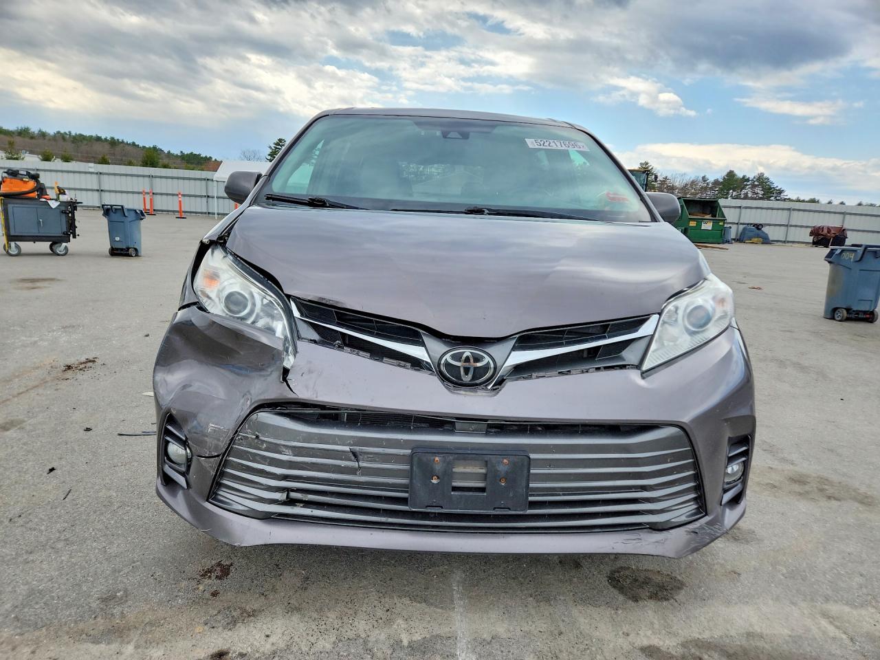 Toyota Sienna Xle 8-passenger