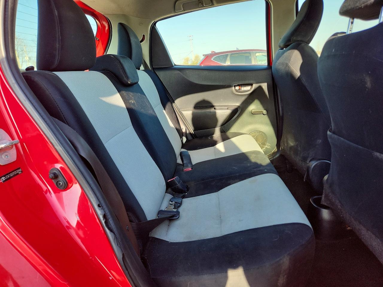 Toyota Yaris 5-door L