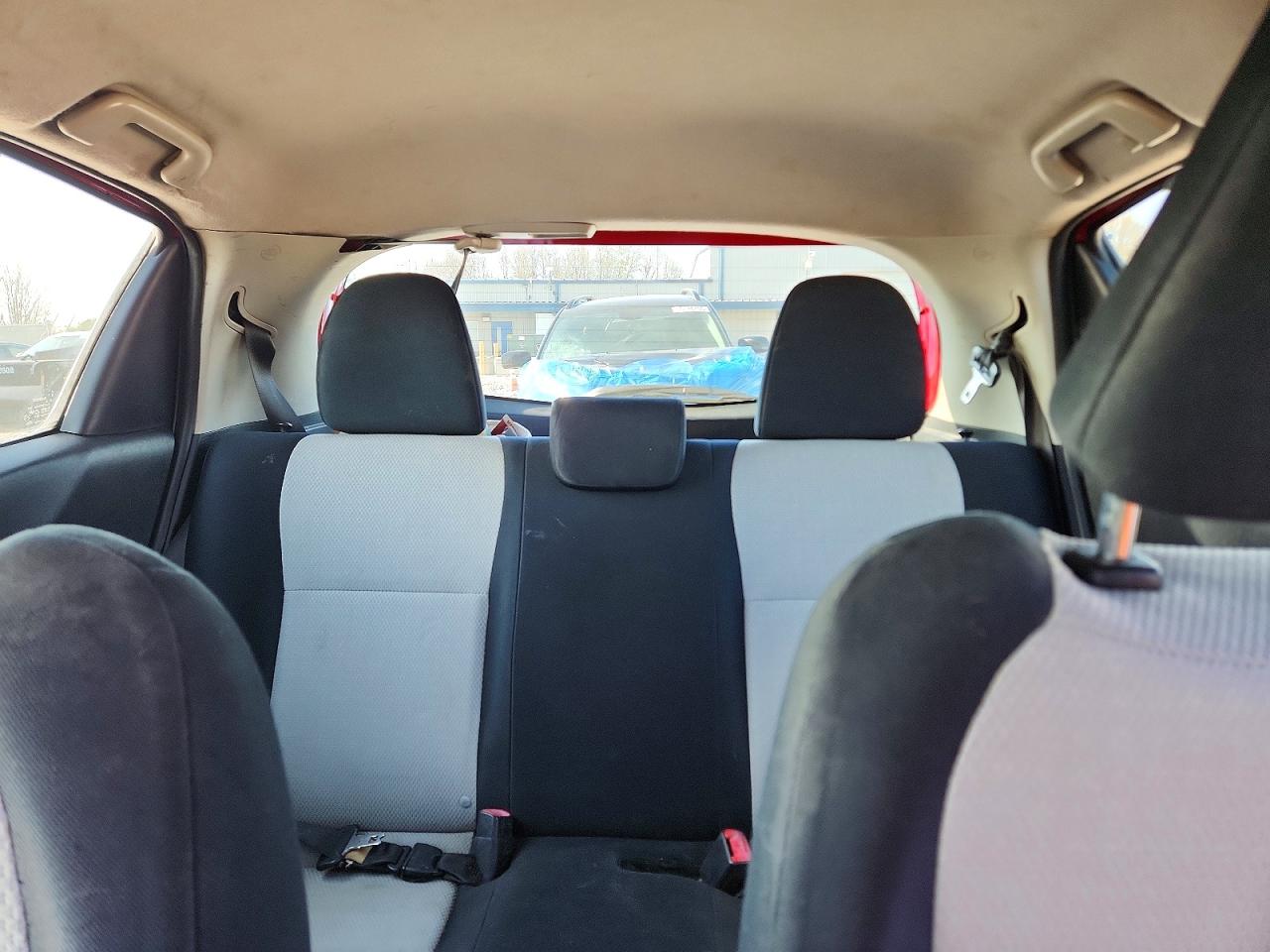 Toyota Yaris 5-door L