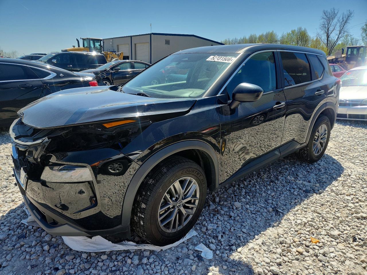 Salvage Nissan Rogue Image