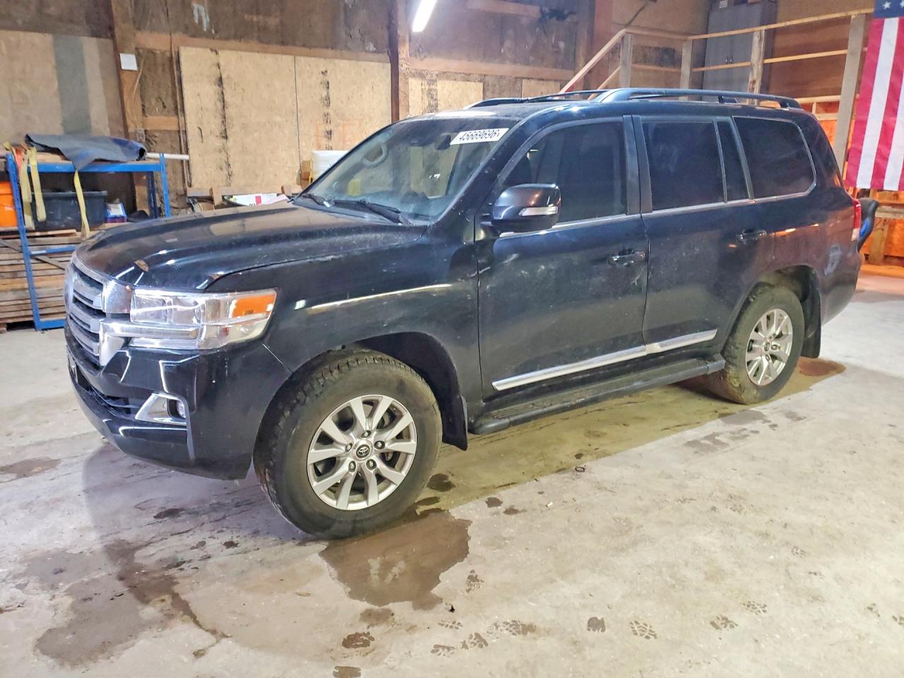 Salvage Toyota Land Cruis Image