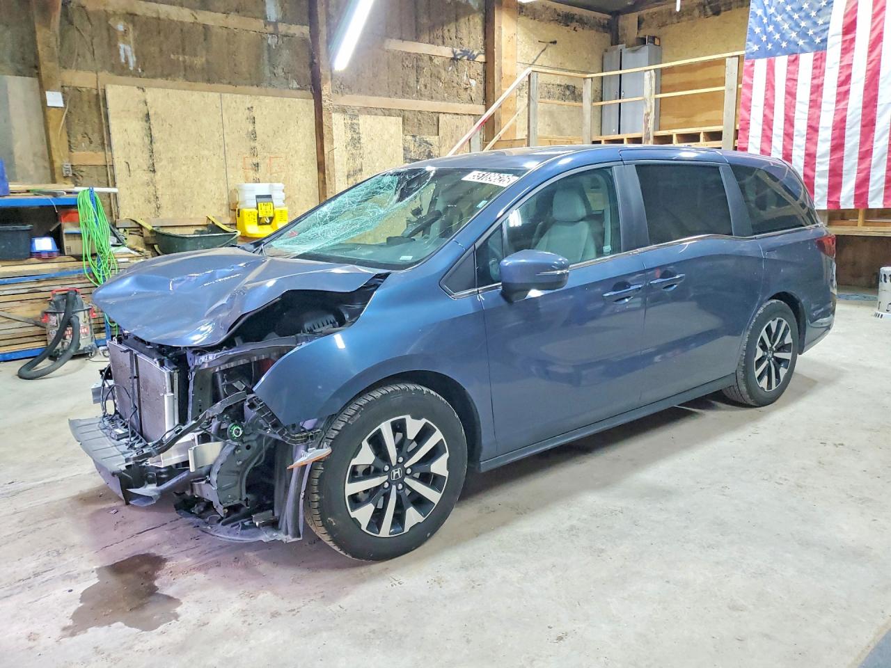 Salvage Honda Odyssey Image