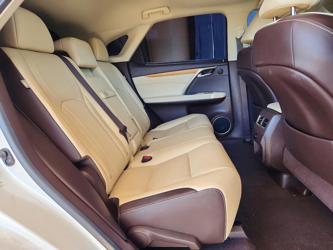 Lexus RX Base